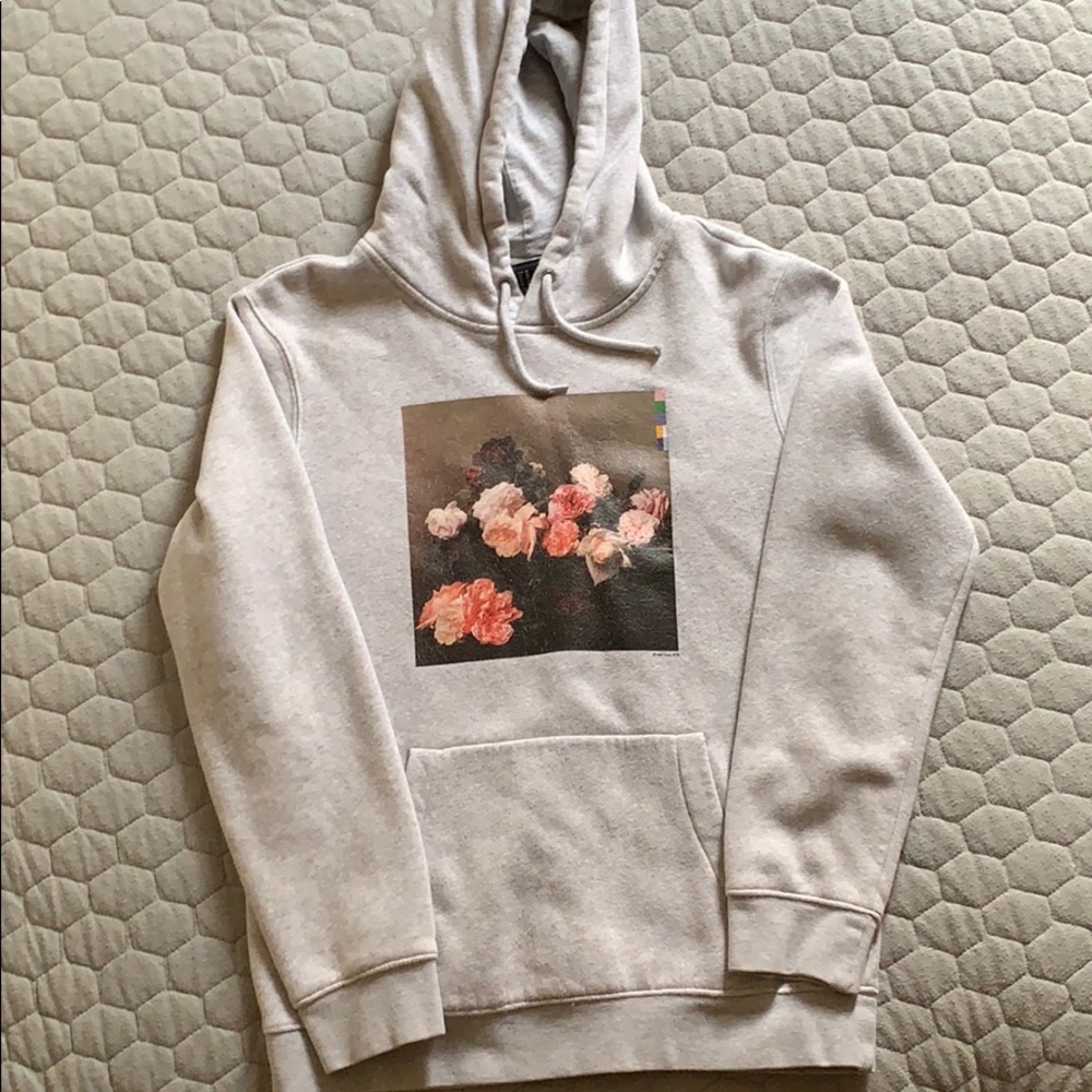 Gray H&M graphic hoodie